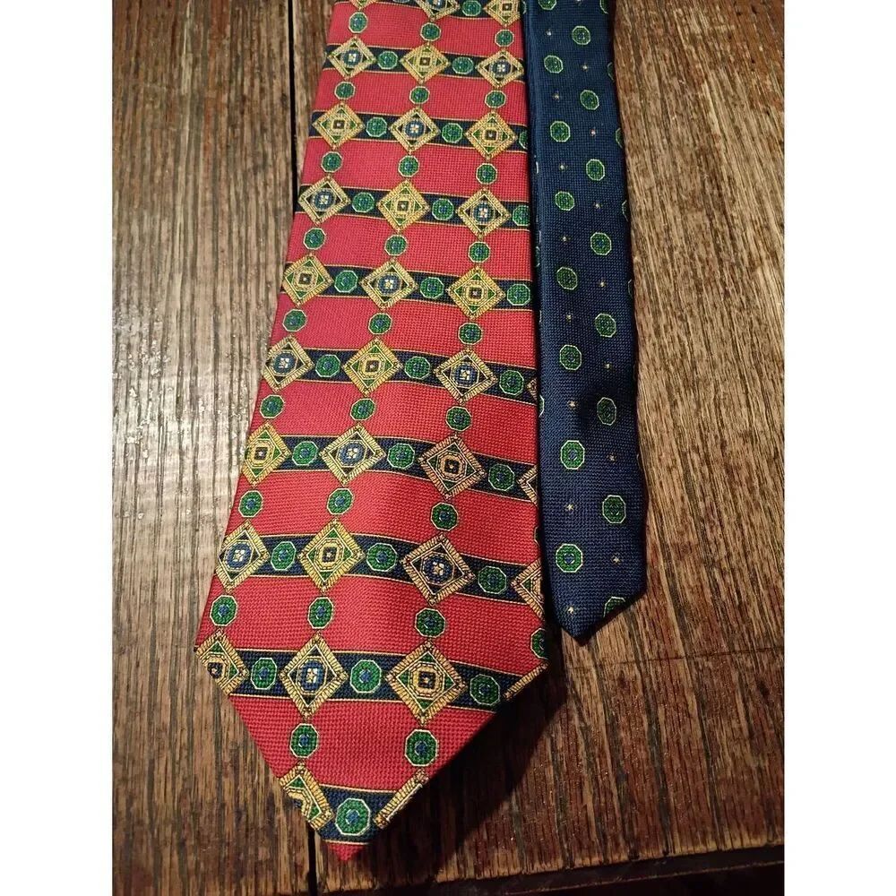 Vintage Tommy Hilfiger Dual Design 100% Imported Silk Neck Tie Printed in Italy